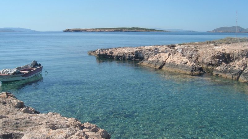 Île de Paros en Grèce : Un mélange de blanc et de bleu